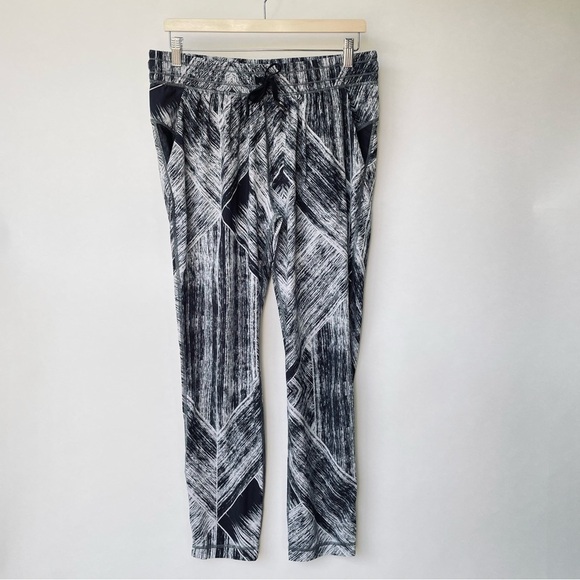 ❤️ LULULEMON Namaskar pants Heat Wave White Black B28 - Picture 3 of 16